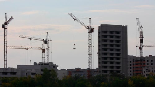 Arbeiten von Baukranen