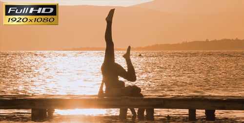 Gymnastique au coucher du soleil