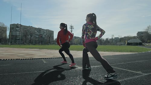 Ejercicios de calentamiento muscular de piernas