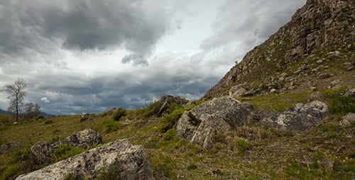 Wolken über den Bergen
