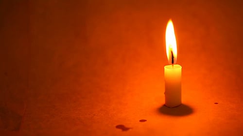 Luz de vela con llama 105