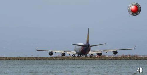 Großes Flugzeug
