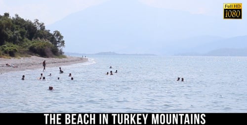 Der Strand in den Bergen der Türkei 8