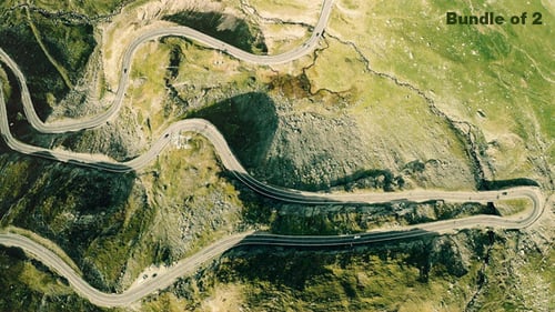Voando sobre a estrada nas montanhas