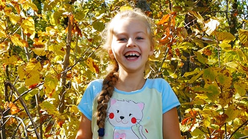 Niña riendo