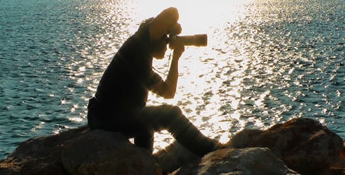 Fotograf in der Nähe des Meeres 2