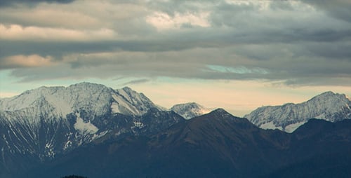 Abendwolken über den Bergen