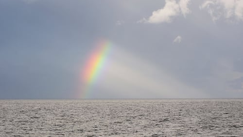 Meer und Regenbogen