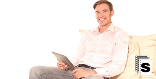 Jeune homme, utilisation, tablette