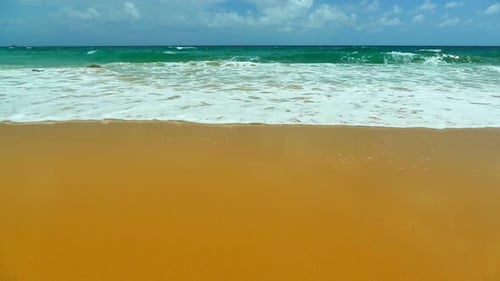 Beautiful tropical beach sea ocean with blue sky and white cloud