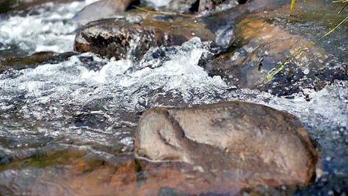 Fließendes Wasser 01