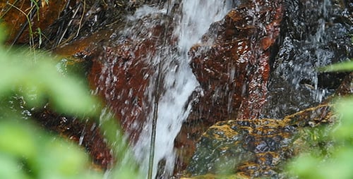 Kleiner Wasserfall 01