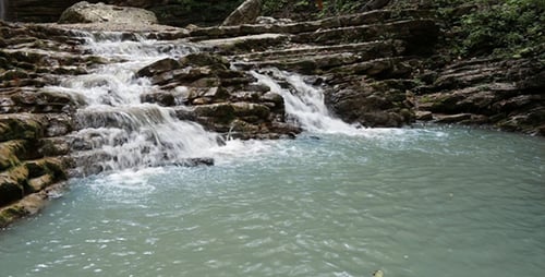 Wasserfall im Wald 5
