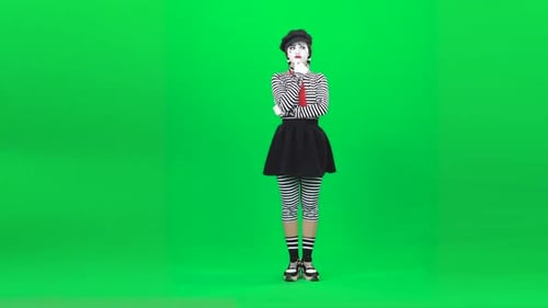 Mime Girl à l'air attentionnée, j'ai une idée