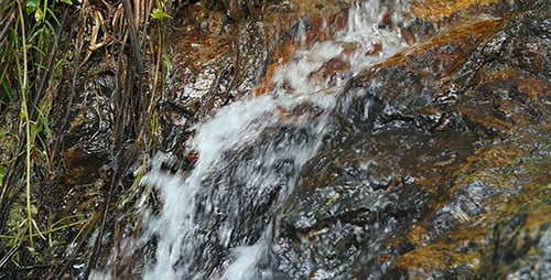 Kleiner Wasserfall 03
