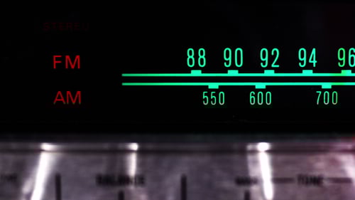 Vintage Radio Tuner Scanning AM and FM Frequencies