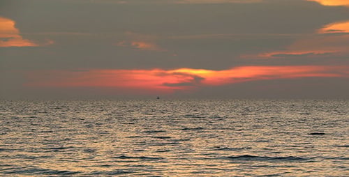 Ciel coucher de soleil en mer