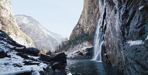 Gebirgswasserfall 2