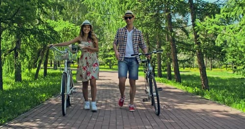 Cyclists in Love