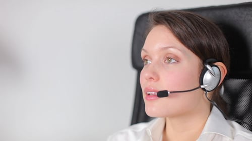 Call Center Mädchen Telefonjob 1