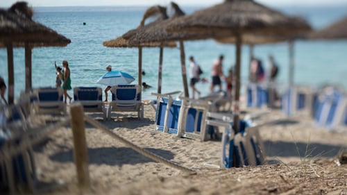 Tumbonas de playa para turistas 1