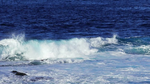 Waves Atlantic Ocean Breaking onto Rocks