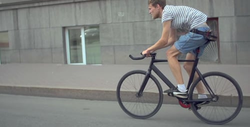 Fixed Gear in City