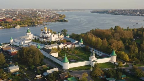 Monastère d'Ipatiev à Kostroma