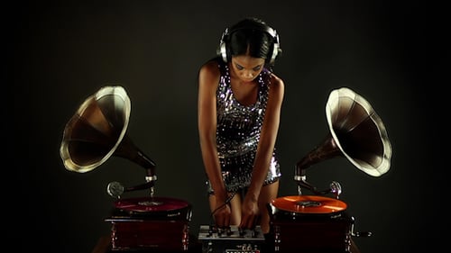 Super Stylish Female Dj Retro Gramophones 27