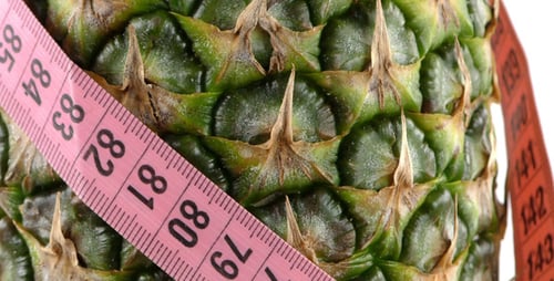 Ananas und Messung 2