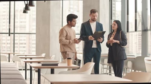 Team of Entrepreneurs Meeting in Cafe
