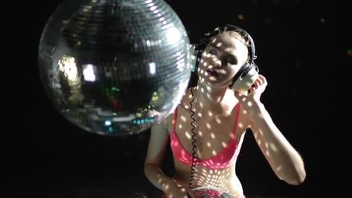 Danseuse Gogo sexy dansant Disco 7