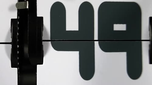 Mechanical Flip Board Display With Numbers