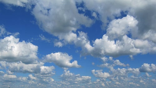 Wolken bewegen sich zu dir