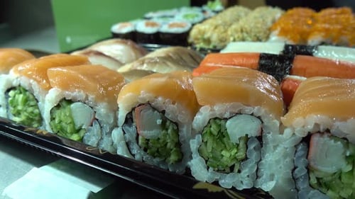 Sushi tradicional de mariscos de Japón