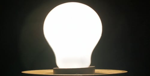 Lâmpada piscando e ligada