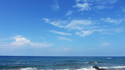 Nubes y mar