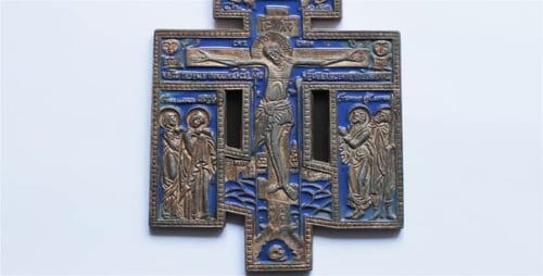 Pectoral Cross Pomeranian
