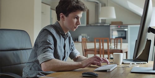 Intensive Designerarbeit mit Computer