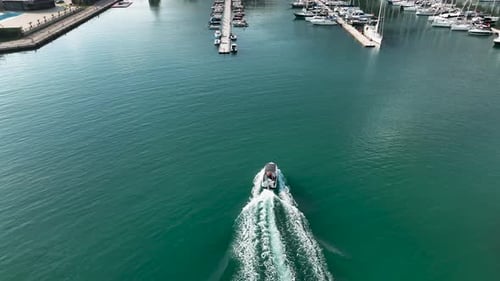 Iates na vista aérea do porto 4 K Alanya Turquia