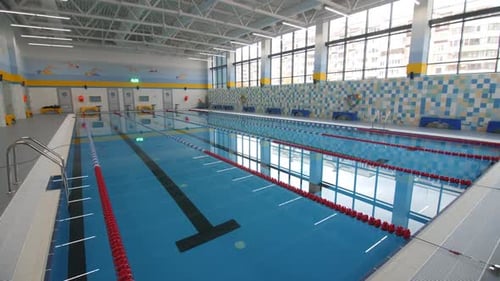 Swimming Pool with Fresh Water for Training in Gymnasium