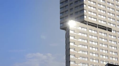 Wolken spiegeln sich im Bürogebäude 1