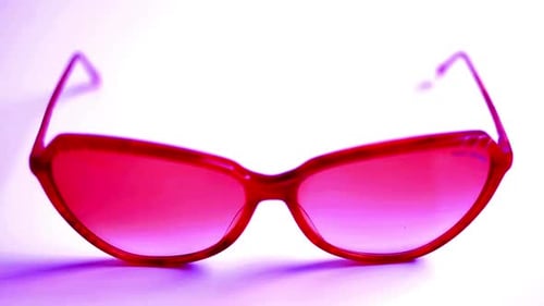 Fashion Sunglasses Collection with Dynamic Color Changing Effect