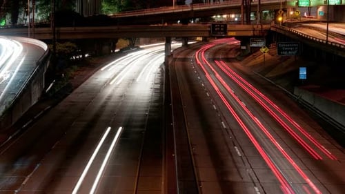 Verkehr bei Nacht