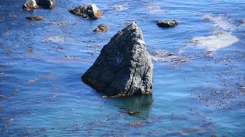 Ondas do mar batendo nas rochas - Big Sur 6