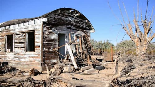 Altes verlassenes Haus in der Mojave-Wüste 5