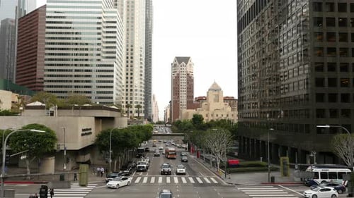 Blick auf den Verkehr/Fußgänger in der Innenstadt von Los Angeles Kalifornien 2