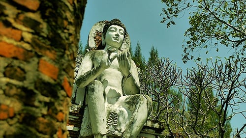 Ruina del antiguo templo budista 01