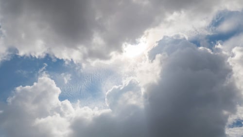 Sonne und Wolke