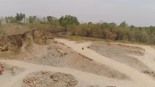 Baustelle im Berghang